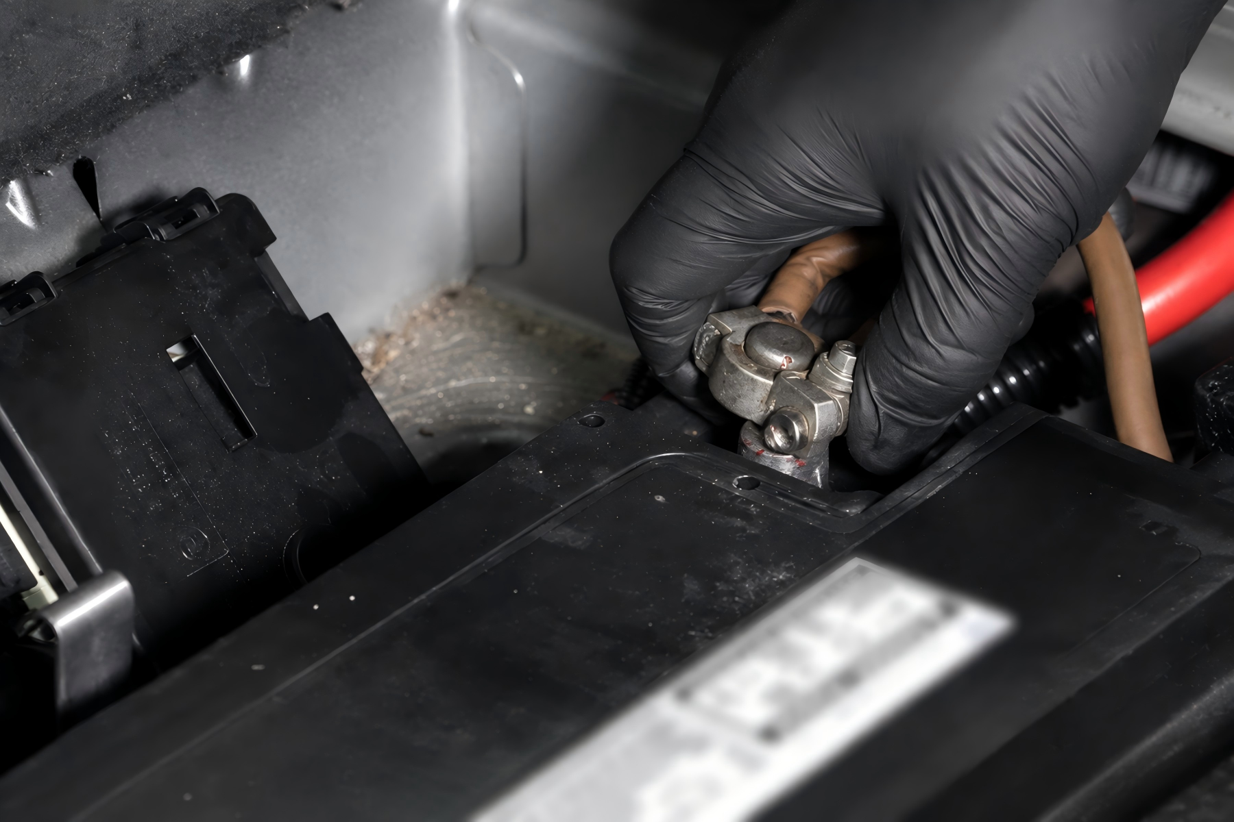 disconnect car battery